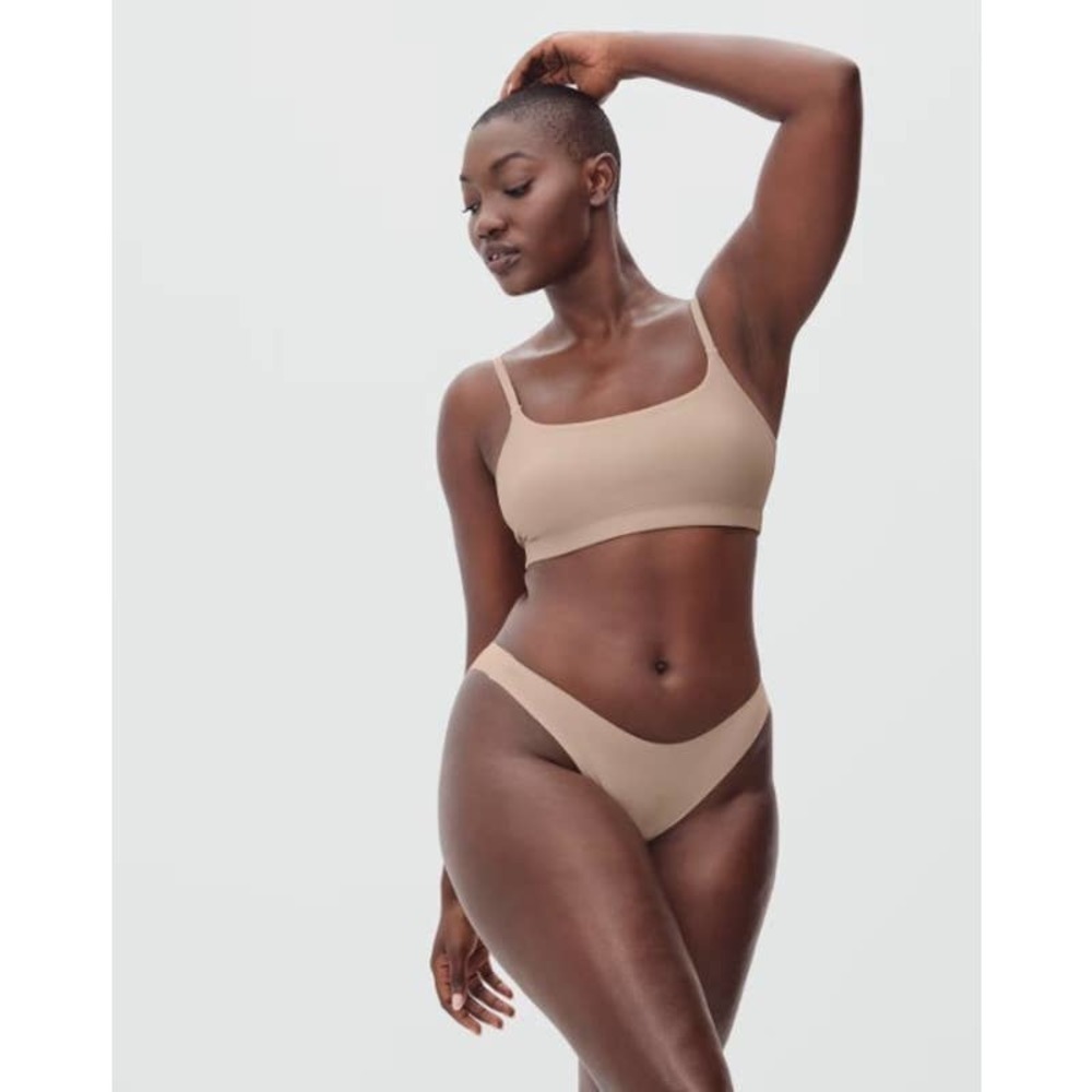 Everlane NWT The ReNew Seamless Stretch Low Rise Thong Panty Light Tan Sz Medium